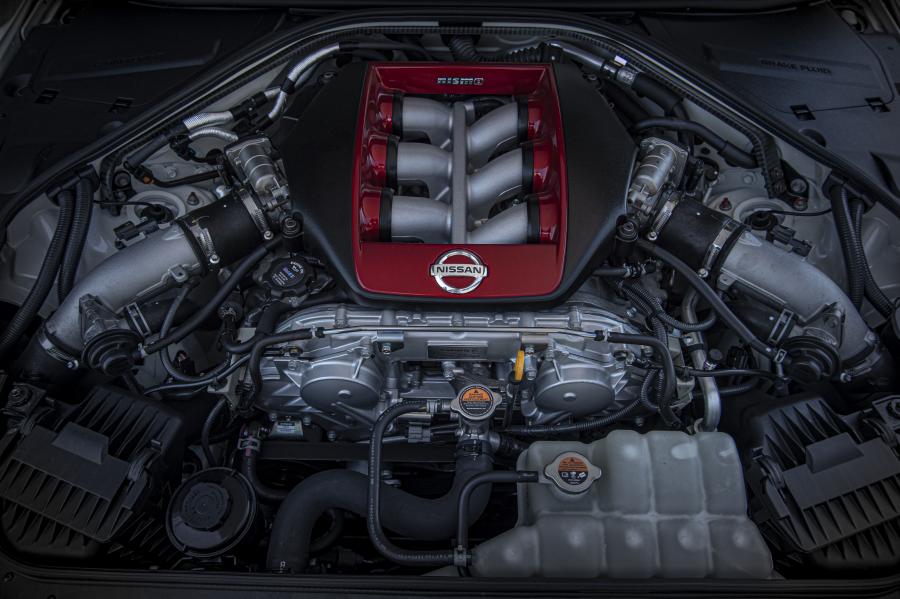 Моторный отсек Nissan GT-R Nismo (R35) 2019 года  (WW) (фото 26 из 81)